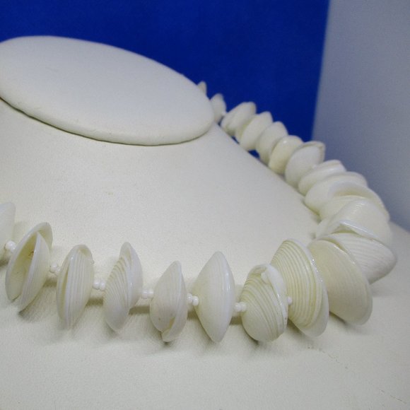 Seashell Necklace Seashell Choker Necklace Genuine Seashell & Glass Seed Beaded - Picture 2 of 8